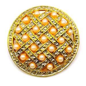 Vintage Round Pearl Gold Tone Brooch